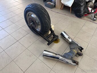 Yamaha Vmax 1200 zadní náprava Vyfuk široké kolo - 16