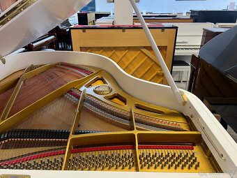 Bílý klavír Petrof mod. IV po opravě se zárukou 5 let - 16