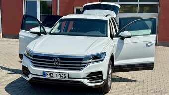 Volkswagen Touareg //3.0TDi//170kW//JAKO NOVÉ//SERVIS-VW// - 16