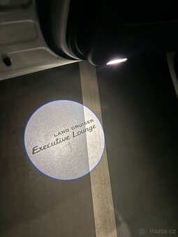 Toyota Land Cruiser 4.5 L V8 Executive Lounge - 16