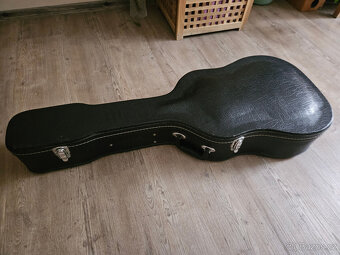 FURCH D-33 SR, na který hraje i Leicht z COPu - 16