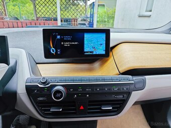 BMW I3, REX, 125kW, r.v.2017, koupeno a servisováno v ČR - 16
