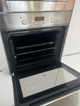 Bílá kuchyň se všemi spotřebiči-Top stav - 16