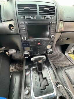 Volkswagen Touareg 3.2 V6 LPG – facelift vzhled, tažné 3,5t - 16