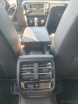 Volkswagen Passat 2.0 BiTDi 4Motion DSG R-Line - 16
