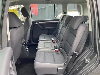 VW Touran 1.6 TDi Navigace,Climatronic - 16