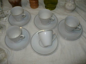 talíře, čajový servis,skleničky na víno,vysavač - 16