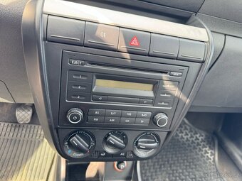 Volkswagen FOX - 16