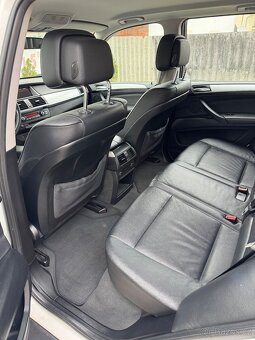 BMW X5 xDrive 30d TOP STAV PO SERVISECH - 16