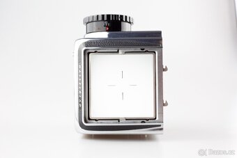 Hasselblad 500C/M chrome telo + WLF + kazeta 120 - 16