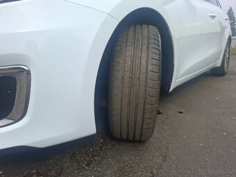 Kia Ceed 1.6CRDi 100kW,digi klima,tažné zařízení - 16