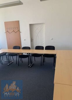 Pronájem nebytových prostor (325 m2), Agora Flora – Vila, 3. - 16