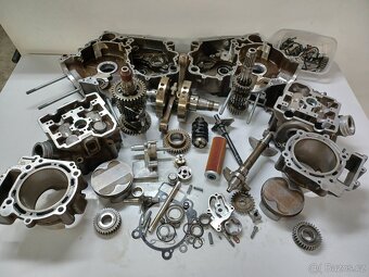 KTM LC8 950 - MOTOR KOMPLETNÍ + MOTOR NA DÍLY - 16