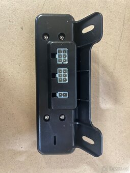 Výškově nastavitelný elektrický stůl - 16