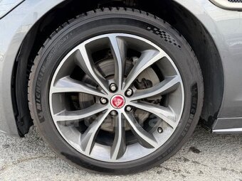 JAGUAR XF II 2.0D 180 R-SPORT Aut 03/2019 - 16