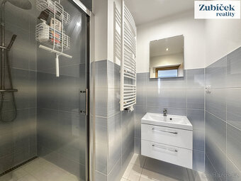 Pronájem výjimečného prostorného bytu 3+1 s krbem, Zlín - ul - 16