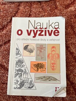 Učebnice - více druhů - 16