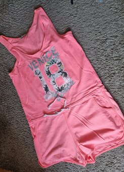 Balíček dívčího znač. obl.18 kusů,věk 12-14 - 16