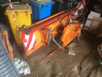 Tym T503 + čelní nakladač s vidlemi + zimní čelní radlice - 16