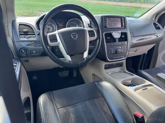 Chrysler Lancia Voyager 3,6 Gold DVD LPG 2014 - 16
