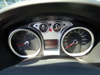 Ford Focus 1.6i 74kw(100hp) r.v.4/2011 - 16