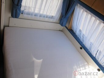Prodám karavan Hobby 400 sf,r.v.1998 + mover + předstan - 16
