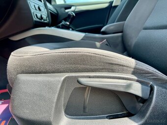 Audi A4 2.0 TDI Xenon,LED,Servis Audi,Stav - 16