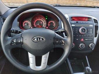 Kia Ceed Kombi 1.4 16V 77kW registrace 12/2011 Nová STK - 16