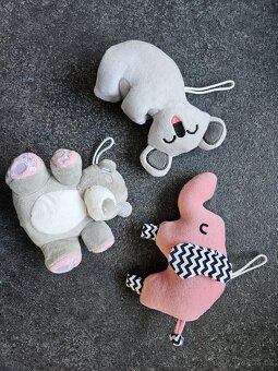 Prodám cestovní postýlku Kinderkraft Joy - 16