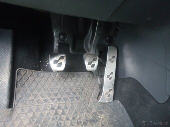 VW Touran 2,0tdi 125kw r line 212tkm najeto - 16