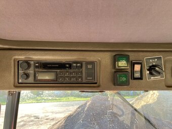 Malotraktor Kubota GL 29 s kabinou a čelním nakladačem - 16