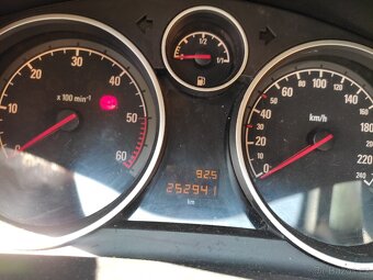 Opel Astra GTC 1,9 diesel 88 kW/110kw nová STK - 16