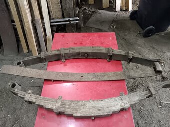 Prodej dilu zetor super - 16