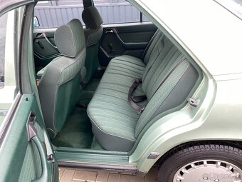 Mercedes-Benz 124, 2.0i - 1xMaj - 40 000km - TOP STAV - 16