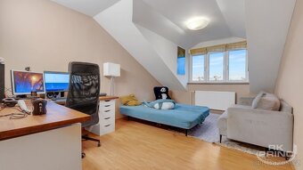Prodej rodinný dům 5+kk, na pozemku 310 M2,  Benice, Praha - 16