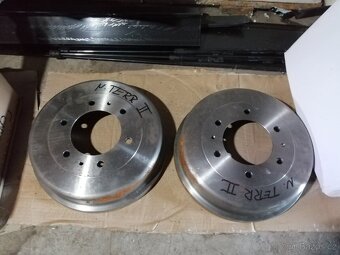 Nissan Terrano 1 D21 Díly - 16