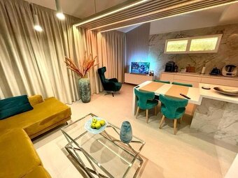 Moderní 4kk dvoupodlažní vila s vířivkou a výhledem na moře - 16