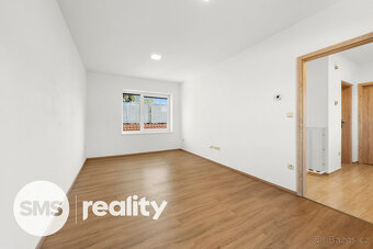 Prodej moderní novostavby řadového rodinného domu 3+kk s gar - 16
