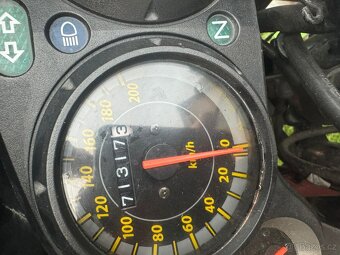 Honda CBR 125r 2006 - 16