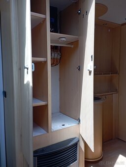 Karavan Calista 450, Soláry 400 Wp, rok 2003, 12V TV s DVD - 16
