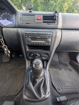 Škoda Octavia 1 1.6 75 kW MPI - 16