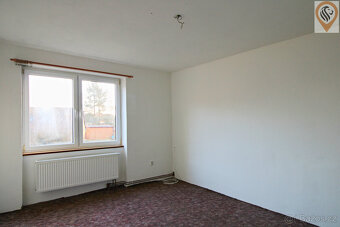 Prostorný rodinný dům se dvěma bytovými jednotkami, velkou z - 16