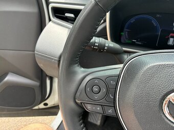 Toyota Corolla CROSS 2.0i HYBRID CVT r.v.2023 105 000 km ČR - 16