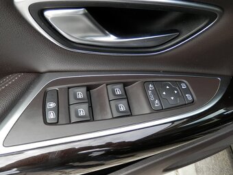 Renault Espace 1.6dCi 96Kw, LED, Tažné, DVD - 16
