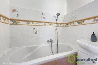 Pronájem prostorného bytu 4+1, 106 m² – Brno, náměstí 28. ří - 16