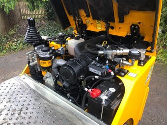 Kolový dumper JCB 1T - 2S5 - 16