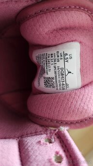 Nike Air Jordan 1 Mid Valentine's Day - 16