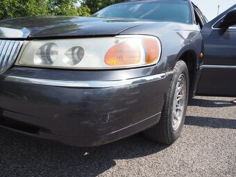Lincoln Town Car 4.6 klima, kůže, automat - 16