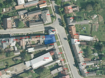 Prodej podílu 1/2 rodinného domu o velikosti 141 m², pozemek - 16