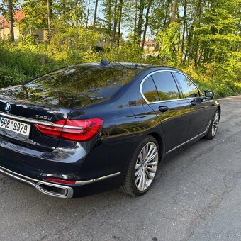 BMW 750d xDrive Limousine, krásné, nové v ČR, 1. majitel - 16